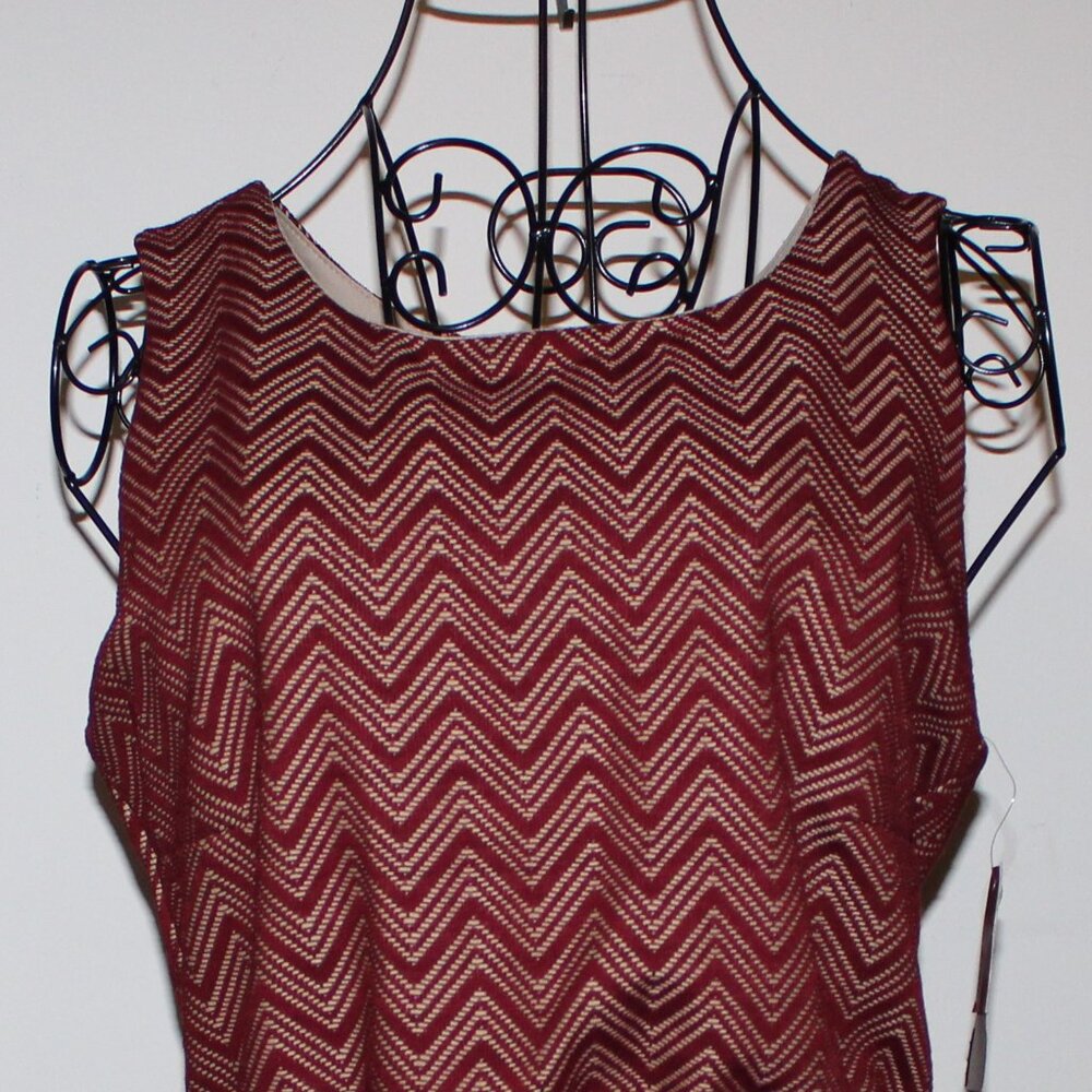 HeartSoul Maroon & Cream Chevron Sleeveless Fit & Flare Dress Sz M NWT